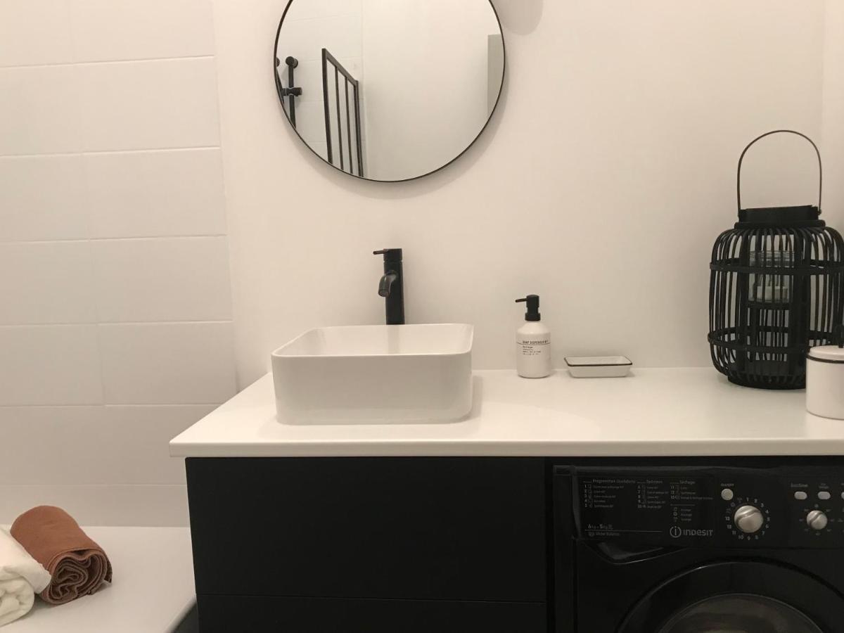 Nimes , Appartement Renove Dans Immeuble Classe. Εξωτερικό φωτογραφία