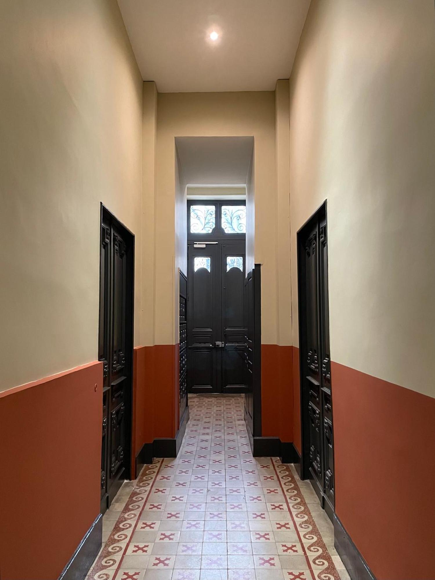 Nimes , Appartement Renove Dans Immeuble Classe. Εξωτερικό φωτογραφία
