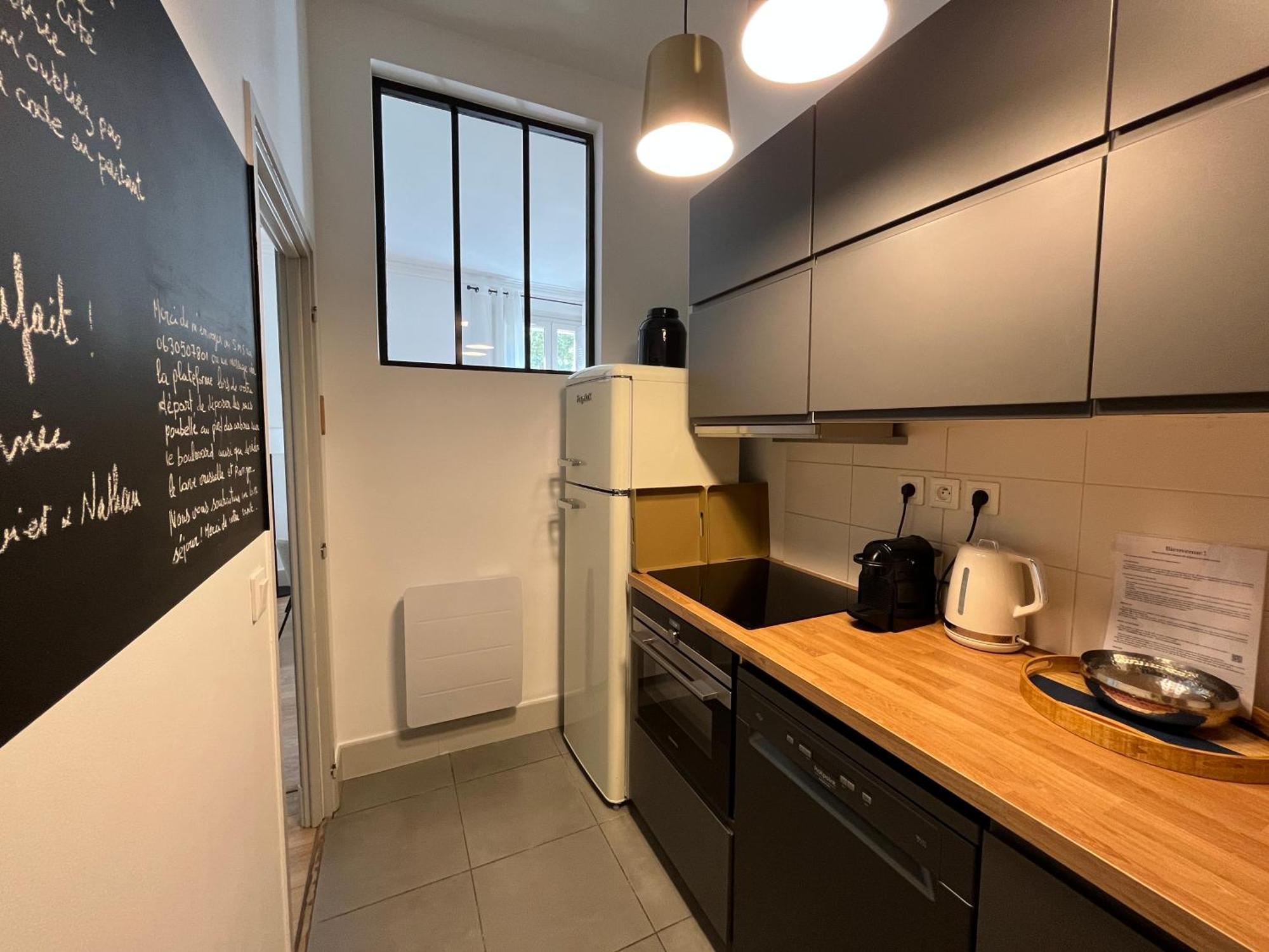 Nimes , Appartement Renove Dans Immeuble Classe. Εξωτερικό φωτογραφία