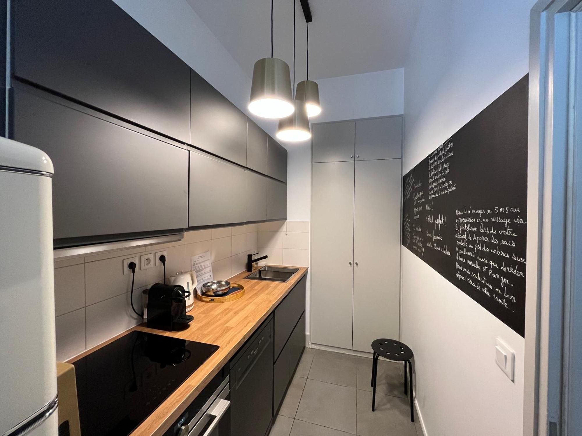 Nimes , Appartement Renove Dans Immeuble Classe. Εξωτερικό φωτογραφία