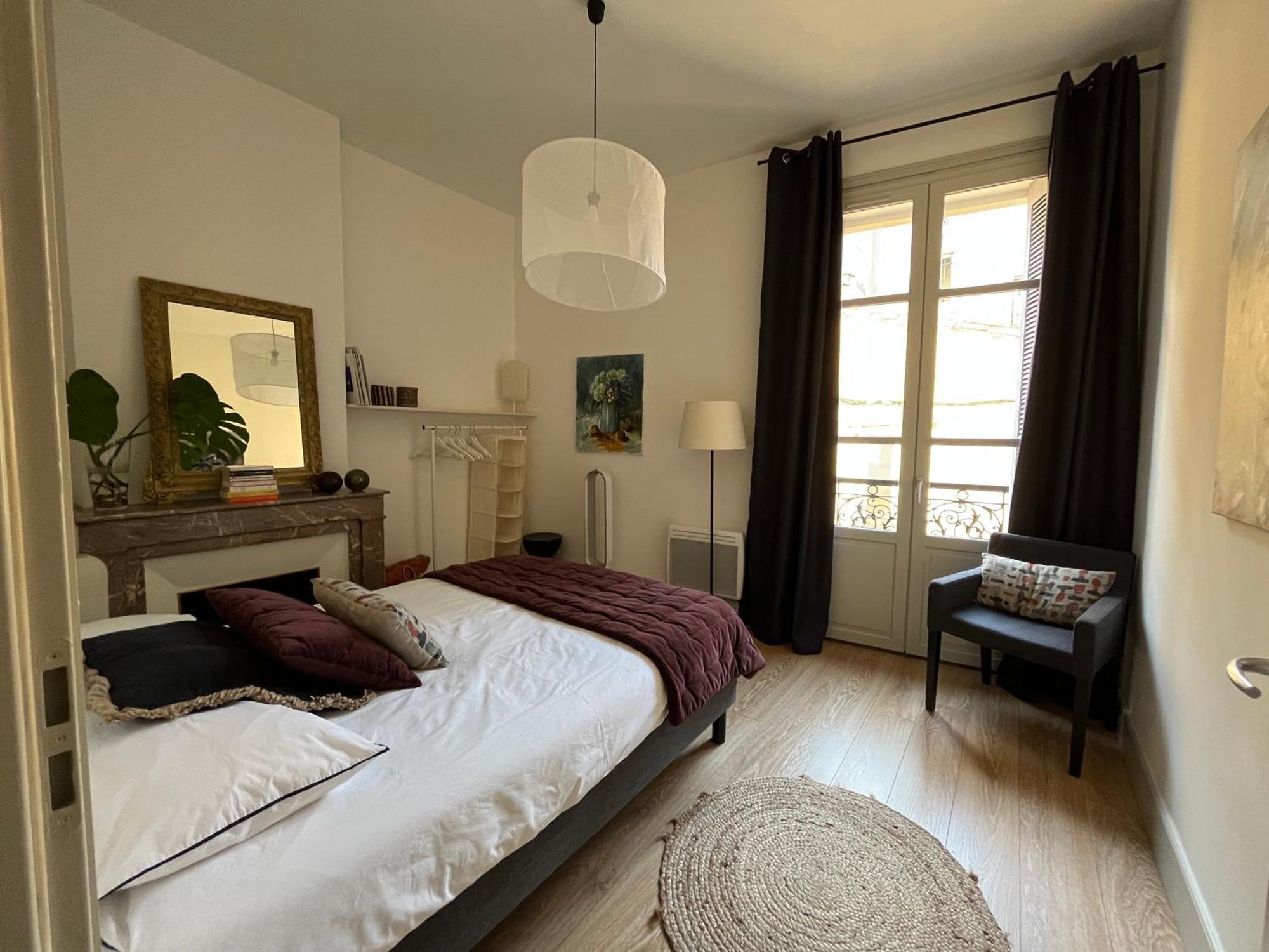 Nimes , Appartement Renove Dans Immeuble Classe. Εξωτερικό φωτογραφία
