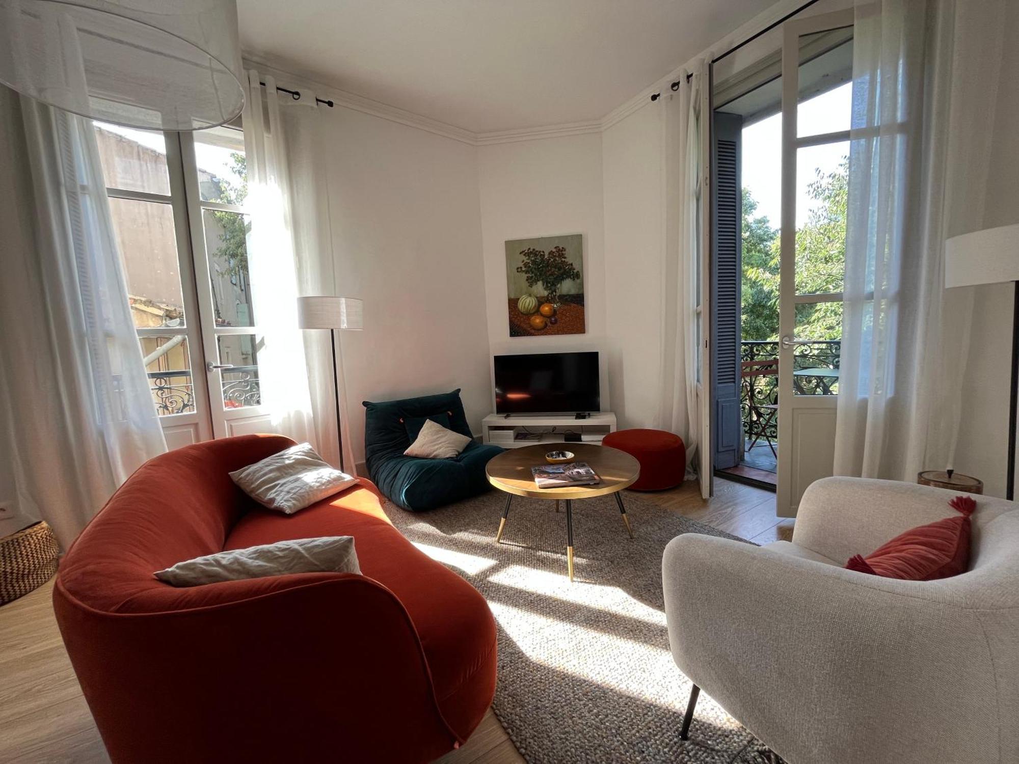 Nimes , Appartement Renove Dans Immeuble Classe. Εξωτερικό φωτογραφία