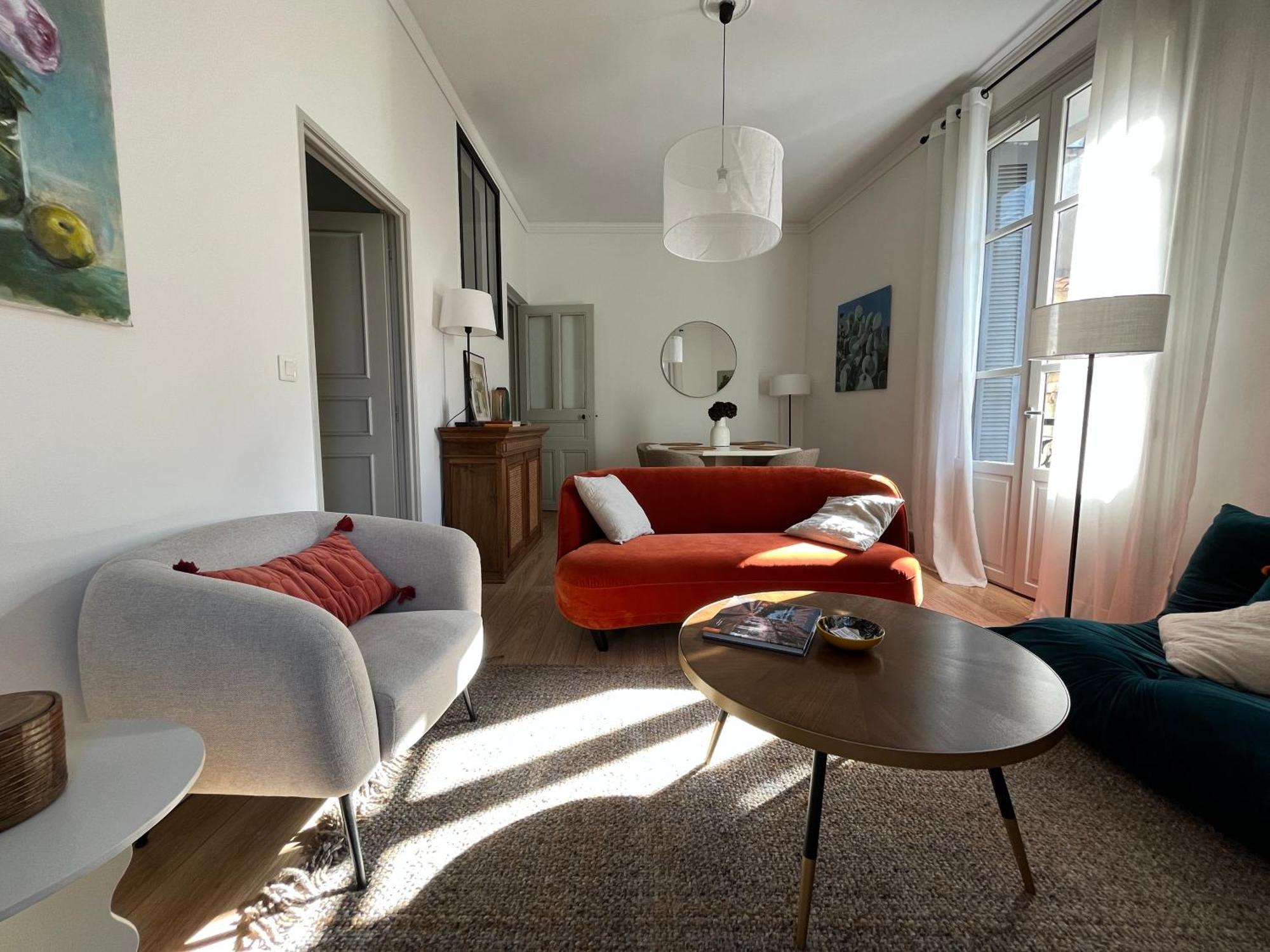 Nimes , Appartement Renove Dans Immeuble Classe. Εξωτερικό φωτογραφία