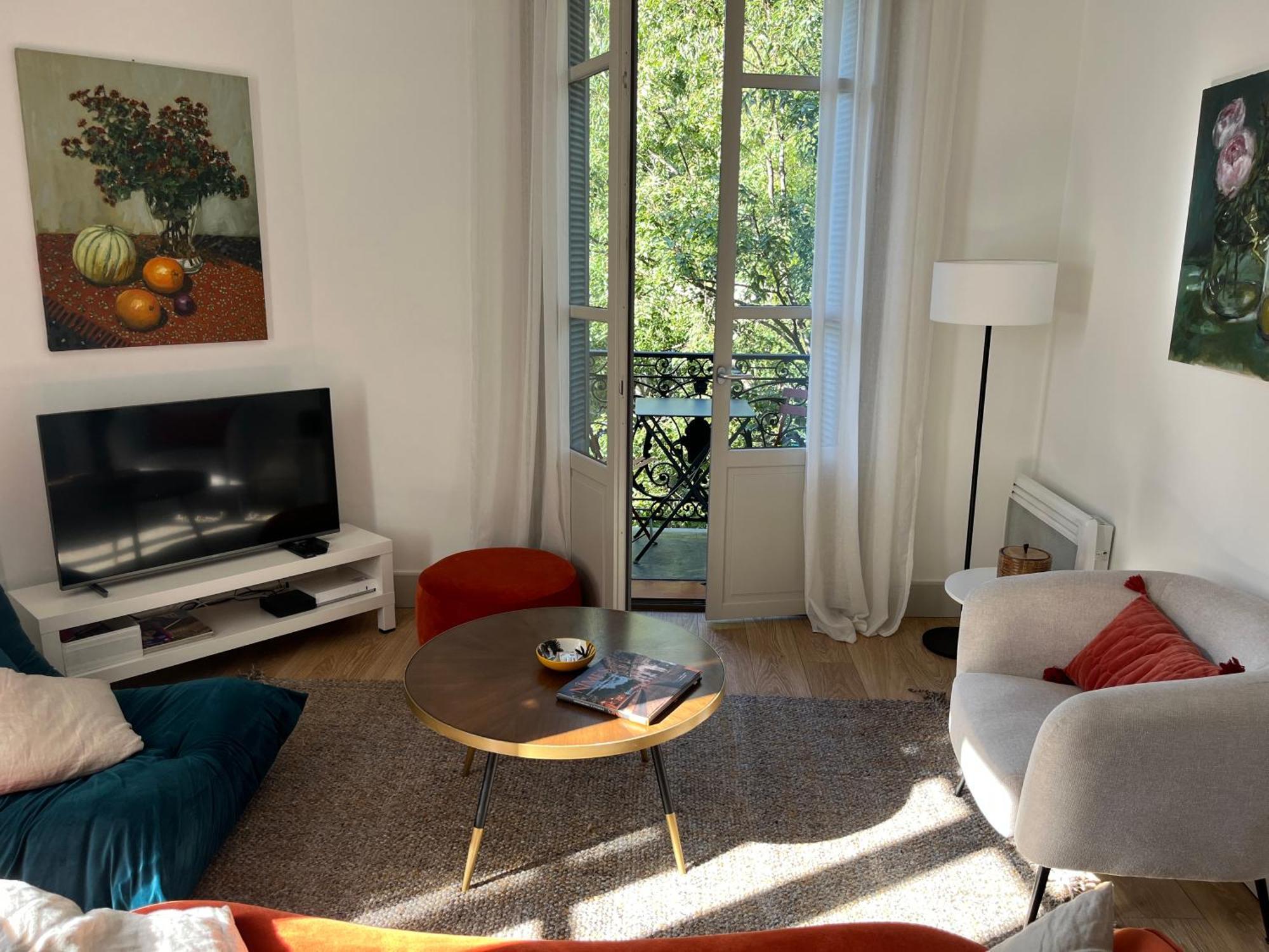 Nimes , Appartement Renove Dans Immeuble Classe. Εξωτερικό φωτογραφία