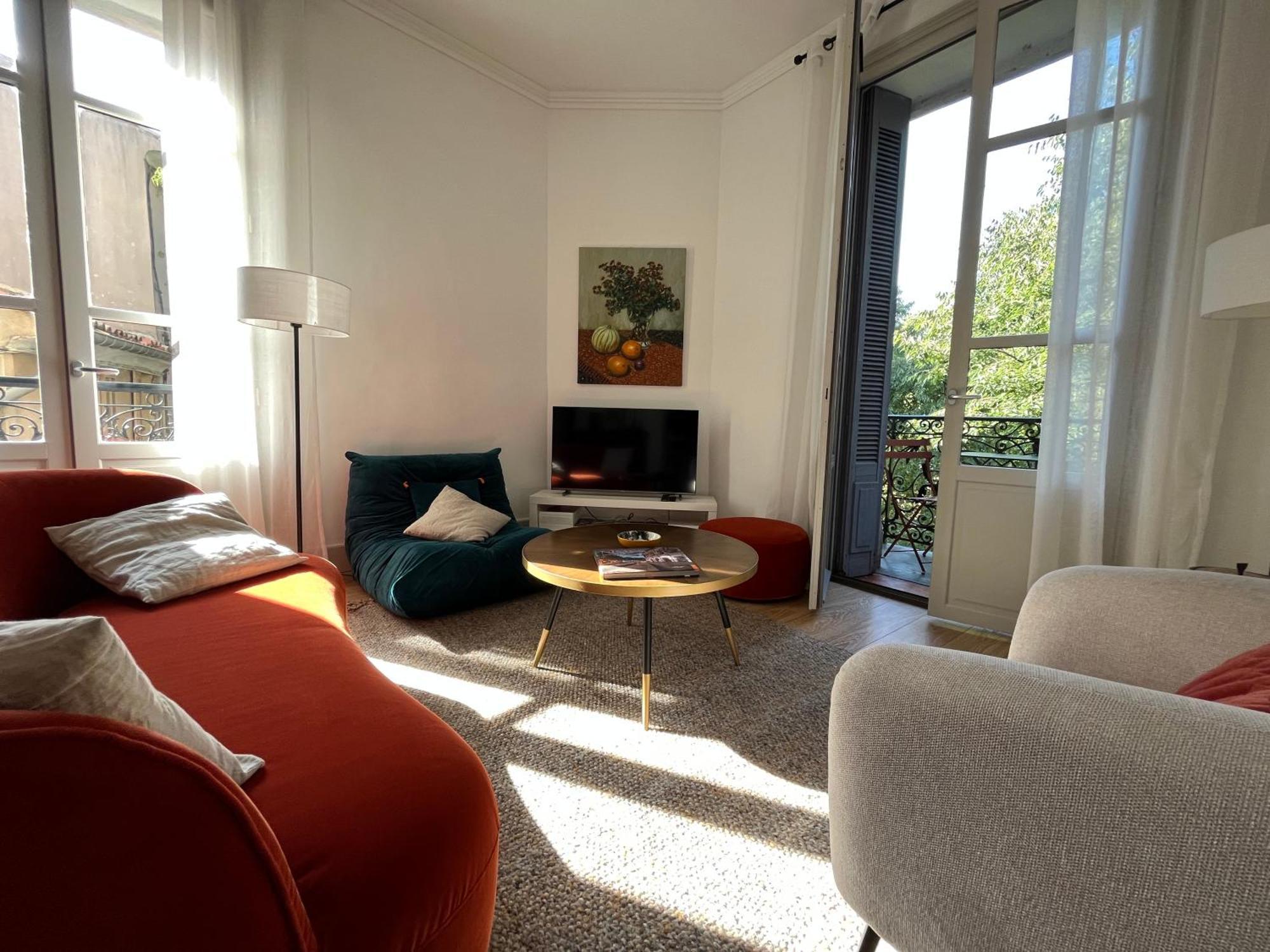 Nimes , Appartement Renove Dans Immeuble Classe. Εξωτερικό φωτογραφία