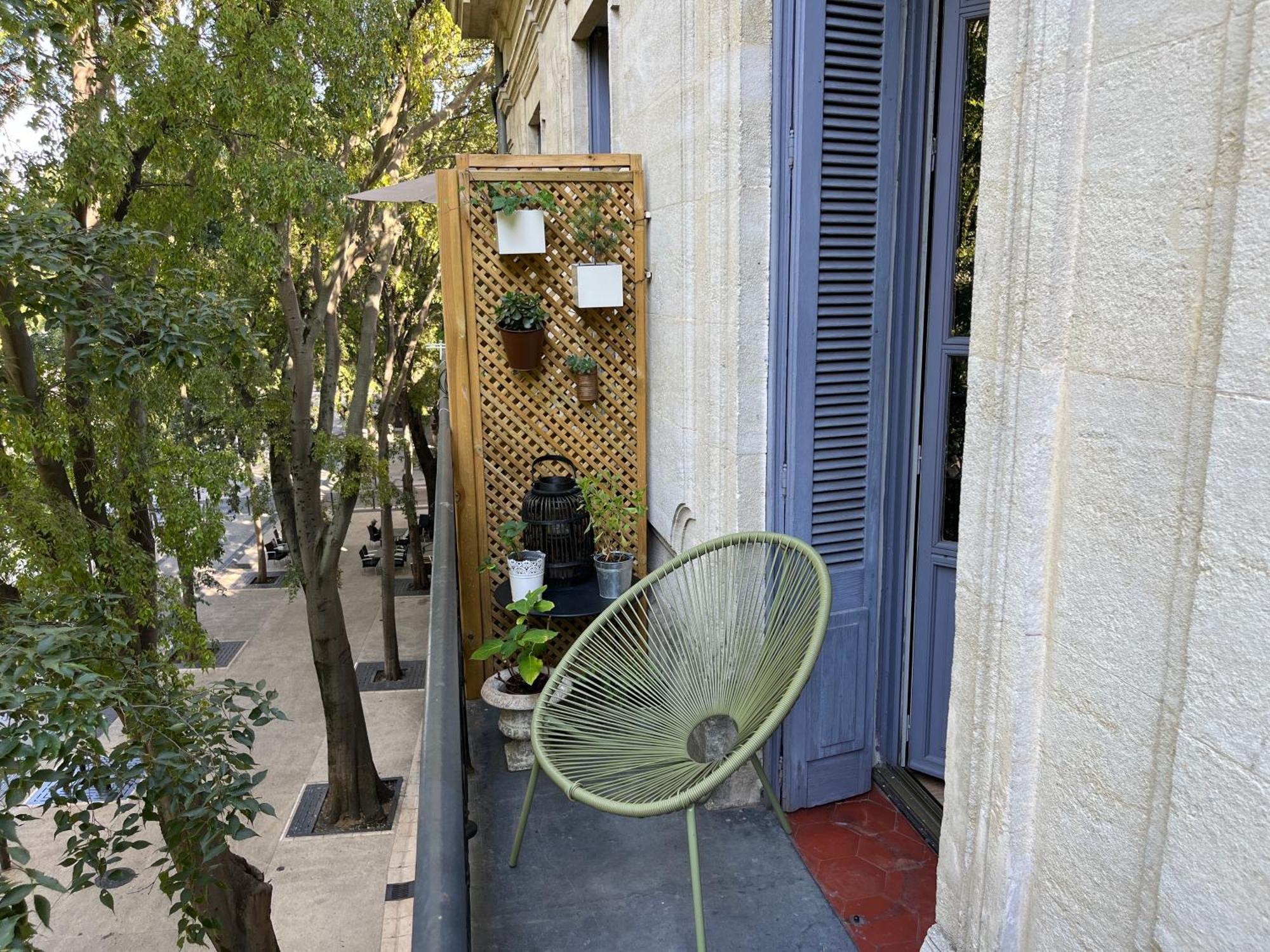 Nimes , Appartement Renove Dans Immeuble Classe. Εξωτερικό φωτογραφία