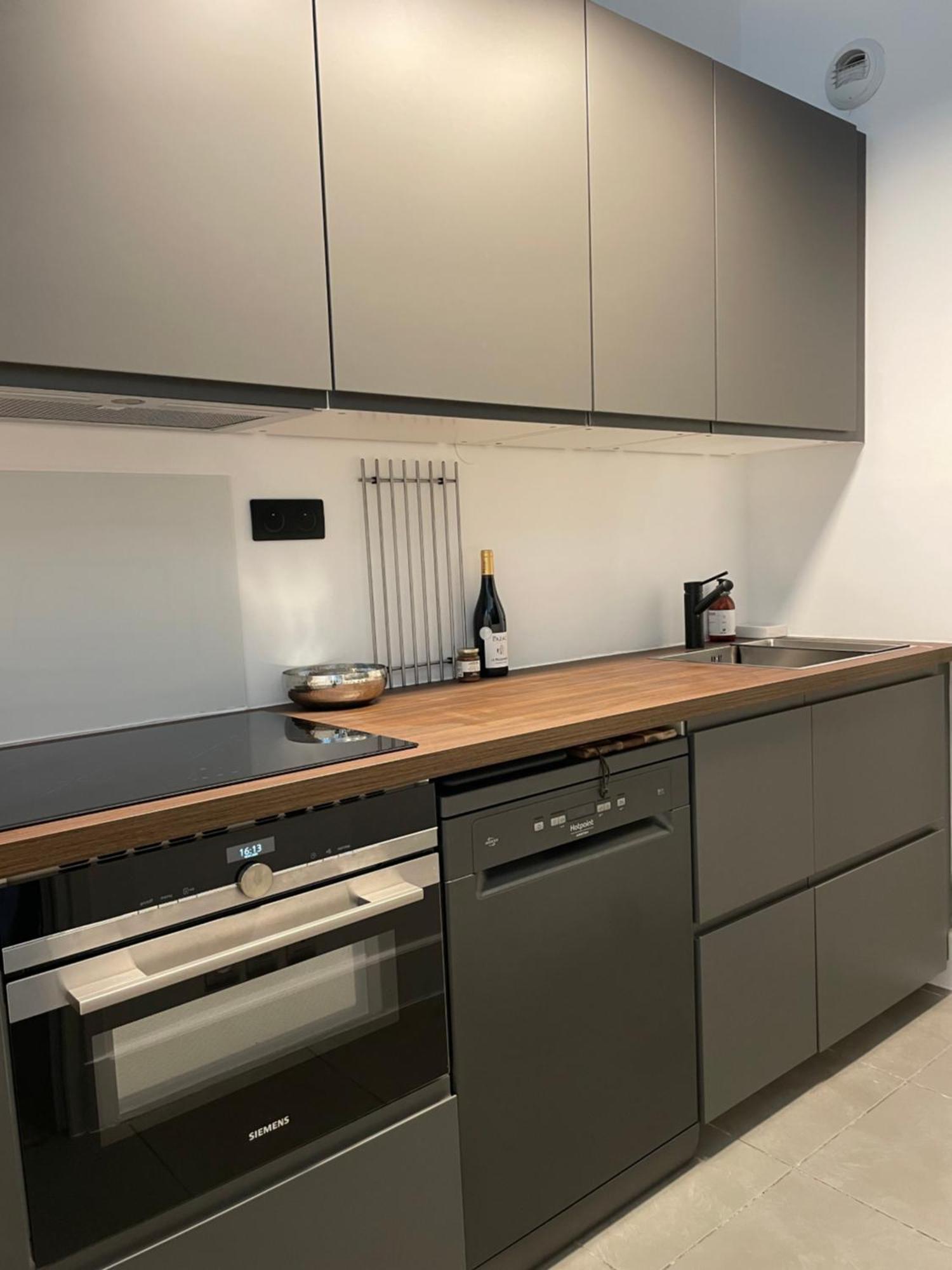 Nimes , Appartement Renove Dans Immeuble Classe. Εξωτερικό φωτογραφία